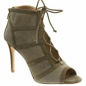 Banana Republic "Jennie" size 8.5